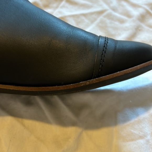 TOMS size 7.5 black leather Reese Bootie - Picture 7 of 8